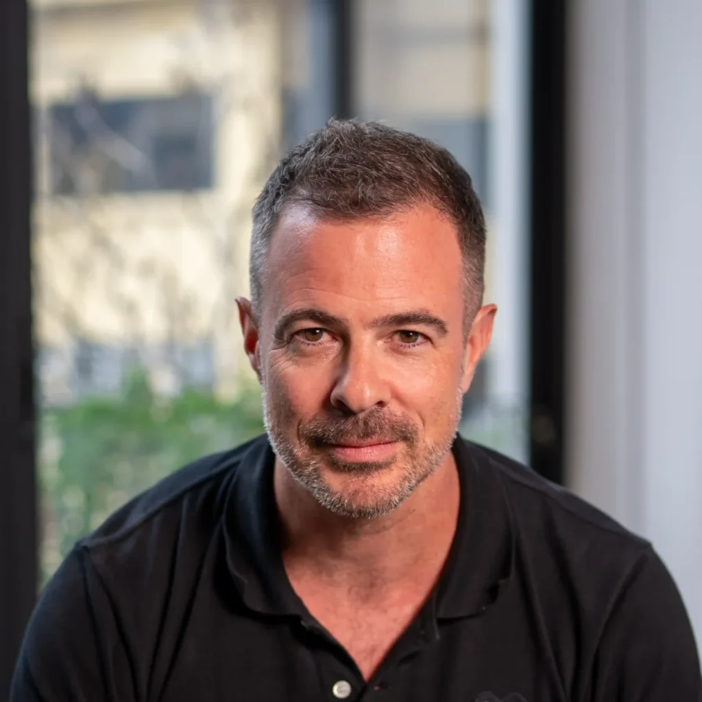 Andrew, Ambassador for The Clienteling Academy, supporting luxury businesses with clienteling training for sustainable customer loyalty and commercial success.