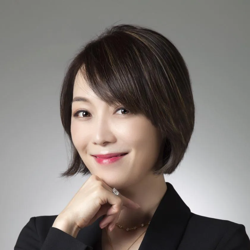 Fiona, Ambassador for The Clienteling Academy, supporting luxury businesses with clienteling training for sustainable customer loyalty and commercial success.